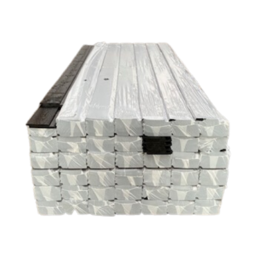 Zwart vuren sponningschroot, zichtzijde fijnbezaagd 18x130 mm werkend lengte 420 cm (bestelartikel)