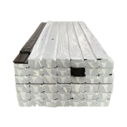 Zwart vuren sponningschroot, zichtzijde fijnbezaagd 18x130 mm werkend lengte 420 cm (bestelartikel)