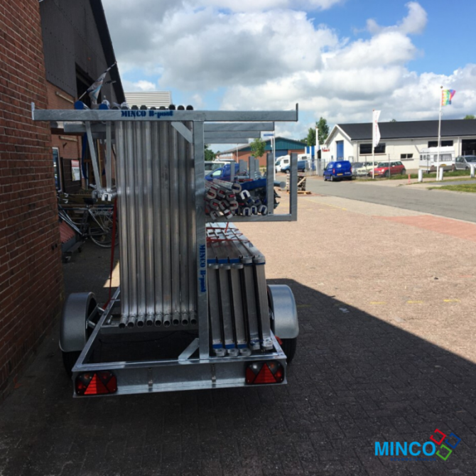 Rolsteiger1 op aanhanger vloerhoogte (werkhoogte) 8,2 m1 (10,2 m1) (1,3x2,5 m1)